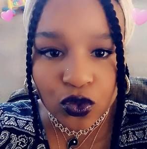 Meet your Posher, Alaizia